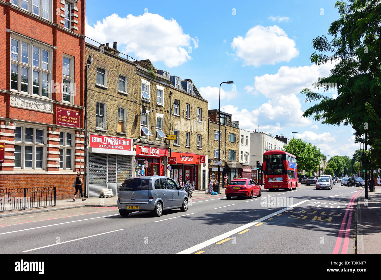 Camberwell New Road, Camberwell, Londoner Stadtteil Southwark, Greater London, England, Vereinigtes Königreich Stockfoto