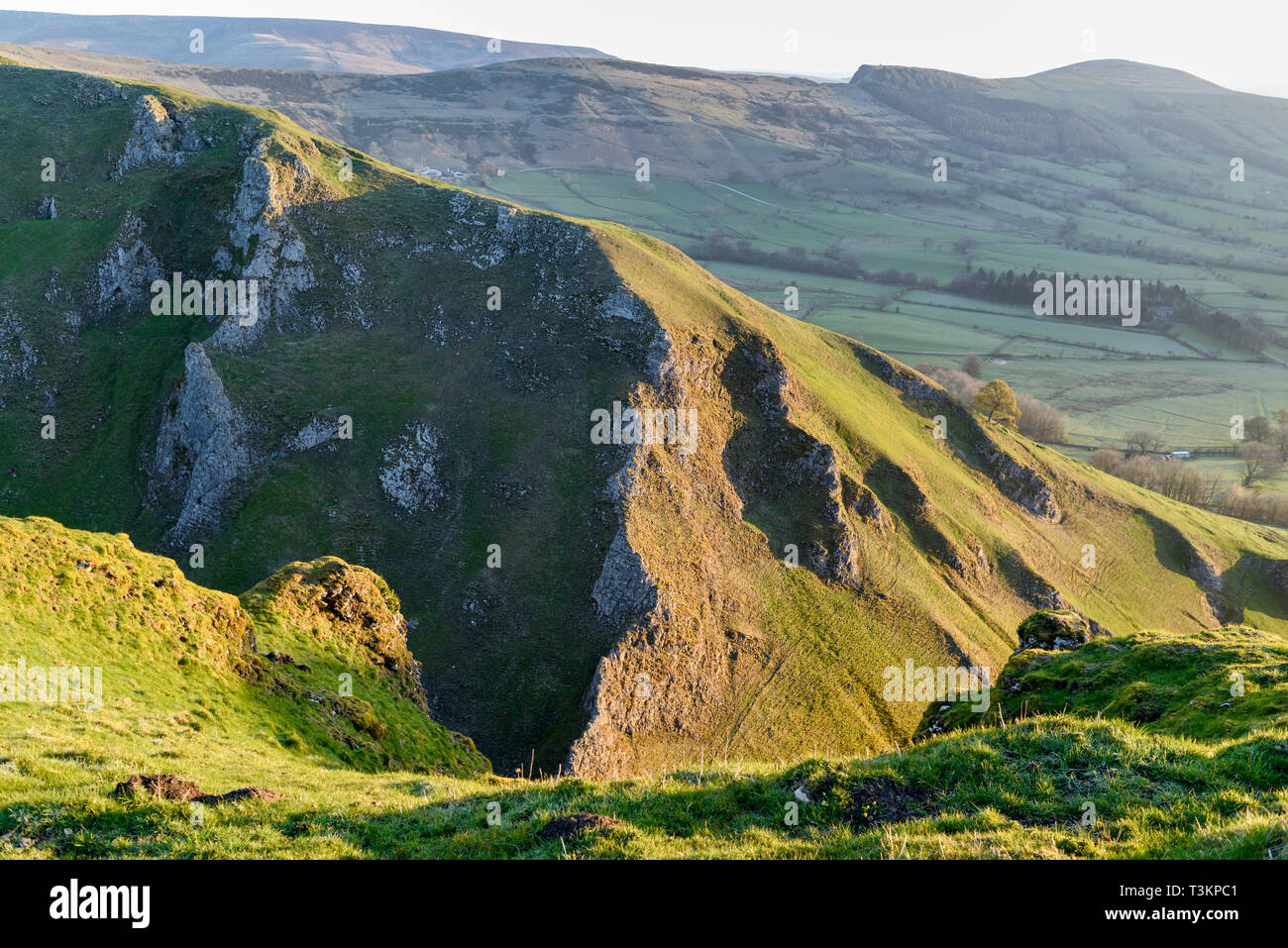 Winnats Pass Kalkstein Schlucht in den hohen Gipfel des Derbyshire, Großbritannien. Stockfoto