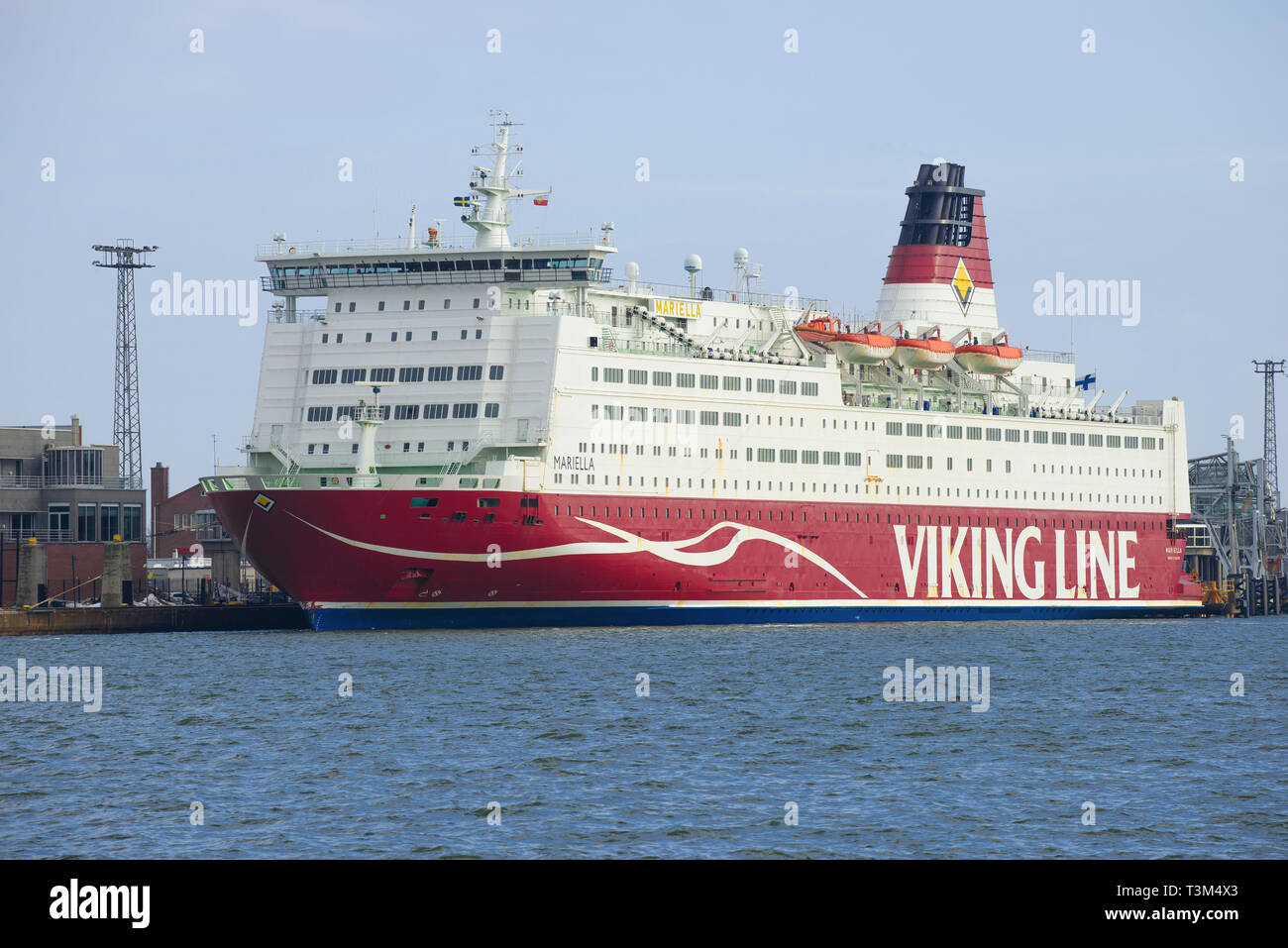 HELSINKI, Finnland - 08.MÄRZ 2019: Sea Cruise Ferry Mariella der Viking Line Firma Nahaufnahme im sonnigen März Nachmittag Stockfoto