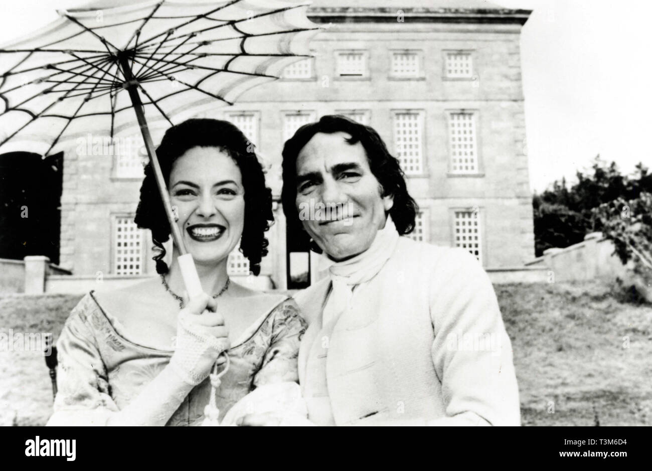 Greta Scacchi und Pete Postlethwaite im Film der Schlange Kiss, 1997 Stockfoto