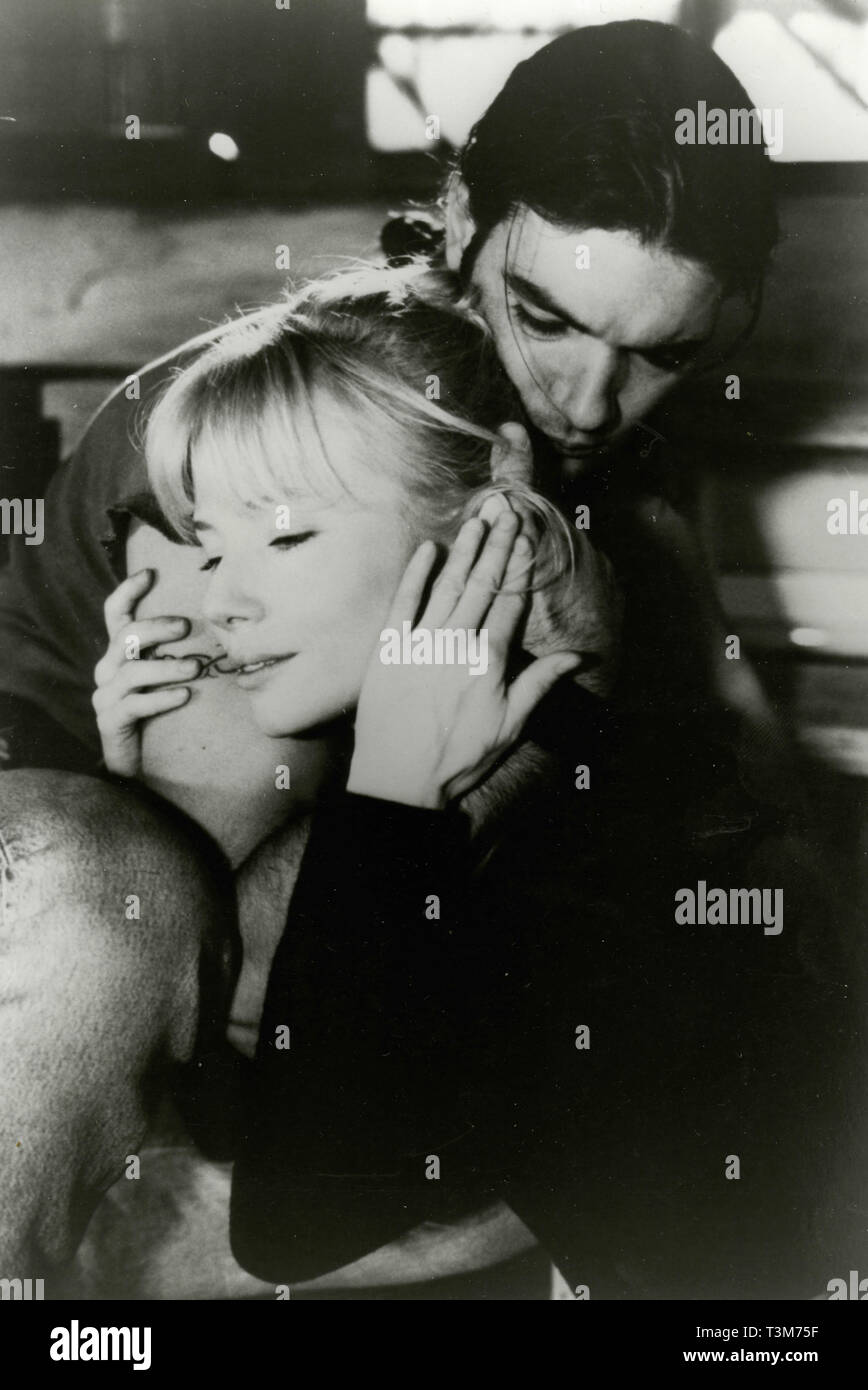Rebecca De Mornay und Antonio Banderas in dem Film sprechen Sie nie auf Fremde, 1995 Stockfoto