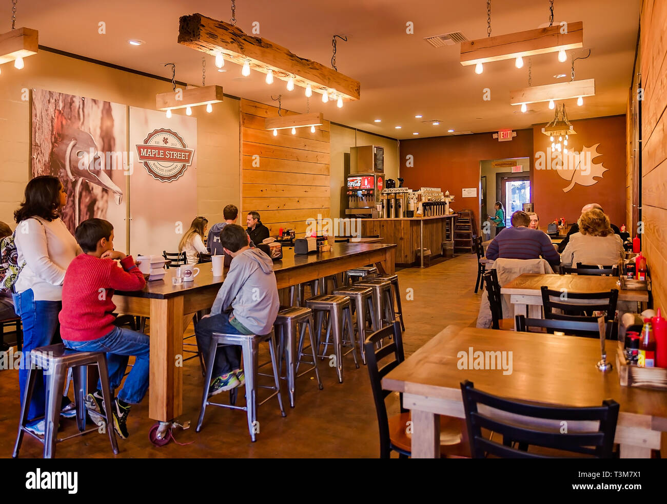 Kunden essen Frühstück in der Maple Street Biscuit Company, 21. März 2016, in St. Augustine, Florida. Stockfoto