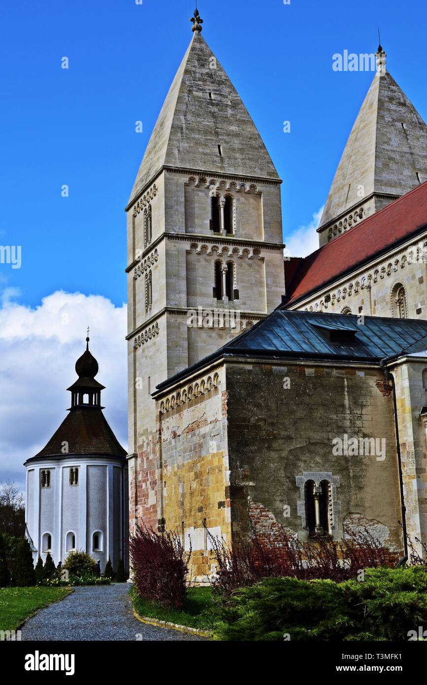 Mittelalterliche Kirche in Jak, Ungarn Stockfoto