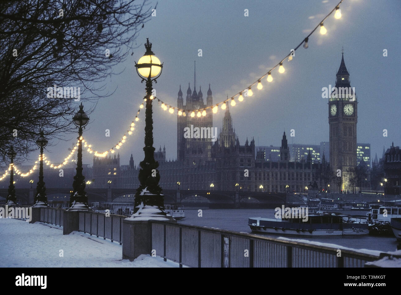 Schnee Szene, das Parlament, London, England, UK. Ca. 80er Stockfoto