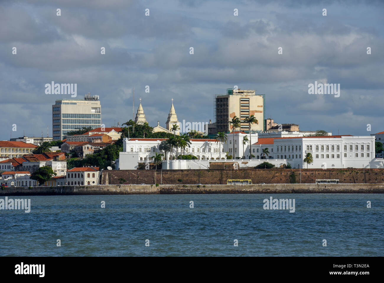 Stadtzentrum Blick vom Meer in Sao Luis Brasilien Stockfoto