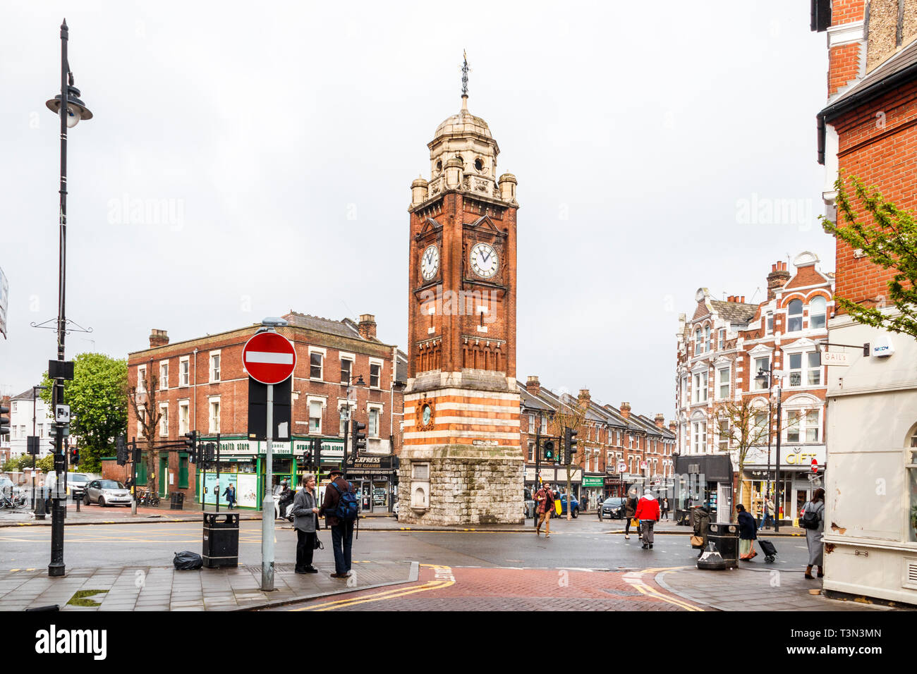 Der Uhrturm in Crouch End, London, UK, errichtet 1895 im "Wertschätzung und Anerkennung der öffentlichen Dienstleistungen" von Henry Reader Williams (1822-97) Stockfoto