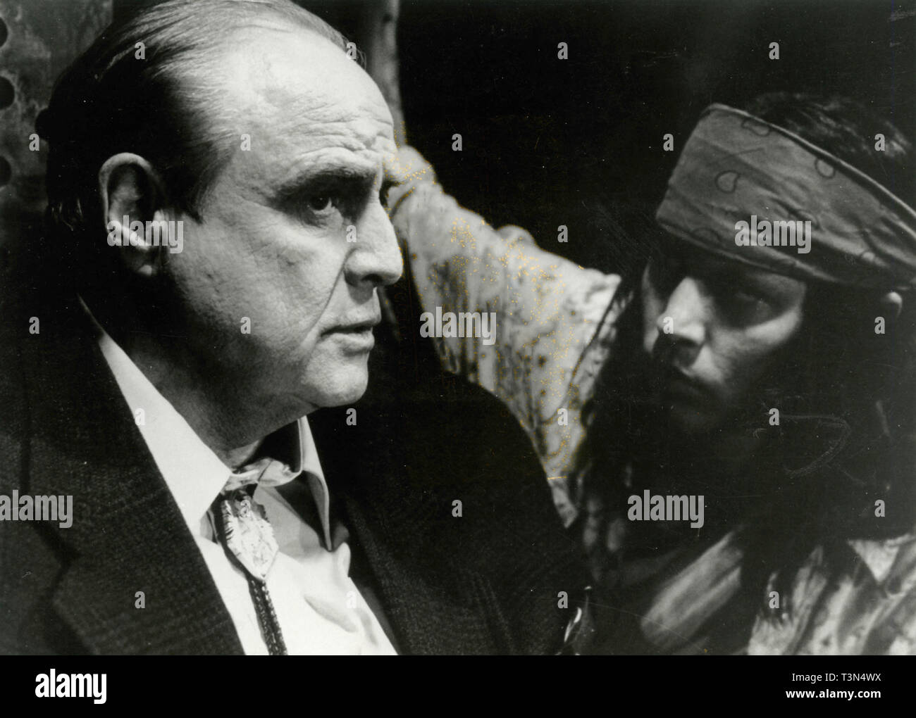 Amerikanische Schauspieler Marlon Brando und Johnny Depp im Film das Tapfere, 1997 Stockfoto