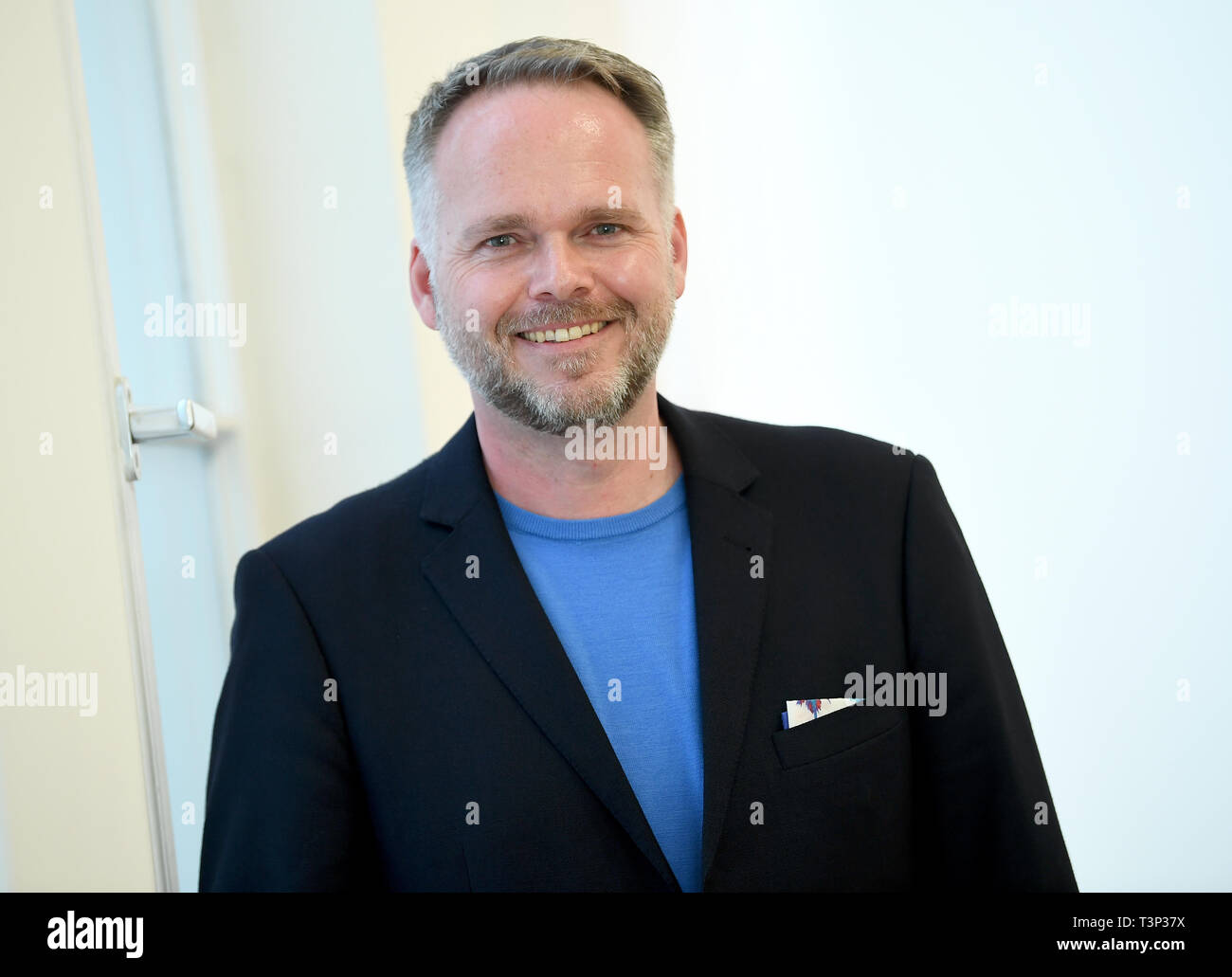 Berlin, Deutschland. 11 Apr, 2019. Christian Ring, Leiter der Stiftung Seebüll Ada und Emil Nolde anlässlich der Ausstellung "Emil Nolde - eine deutsche Legende. Der Künstler im Nationalsozialismus" am Museum für Gegenwart. Quelle: Britta Pedersen/dpa-Zentralbild/dpa/Alamy leben Nachrichten Stockfoto