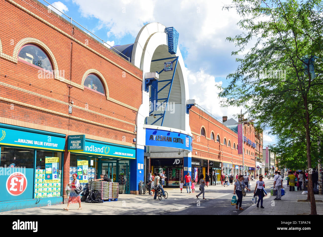 Eingang zum aylesham Zentrum, Roggen Lane, Peckham, im Londoner Stadtteil Southwark, Greater London, England, Vereinigtes Königreich Stockfoto