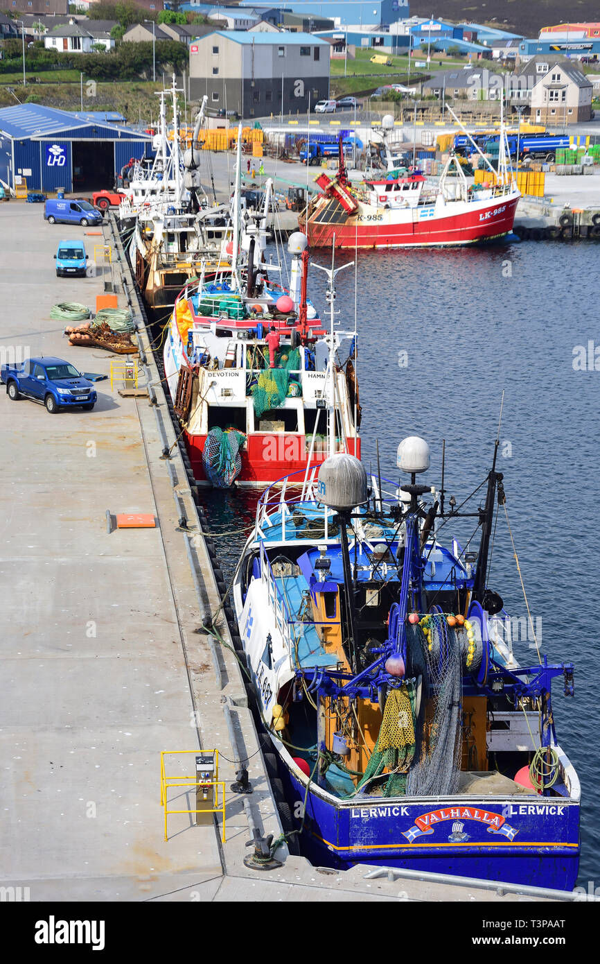 Fischerboote in Lerwick Hafen, Lerwick, Shetland, Nördliche Inseln, Schottland, Vereinigtes Königreich Stockfoto
