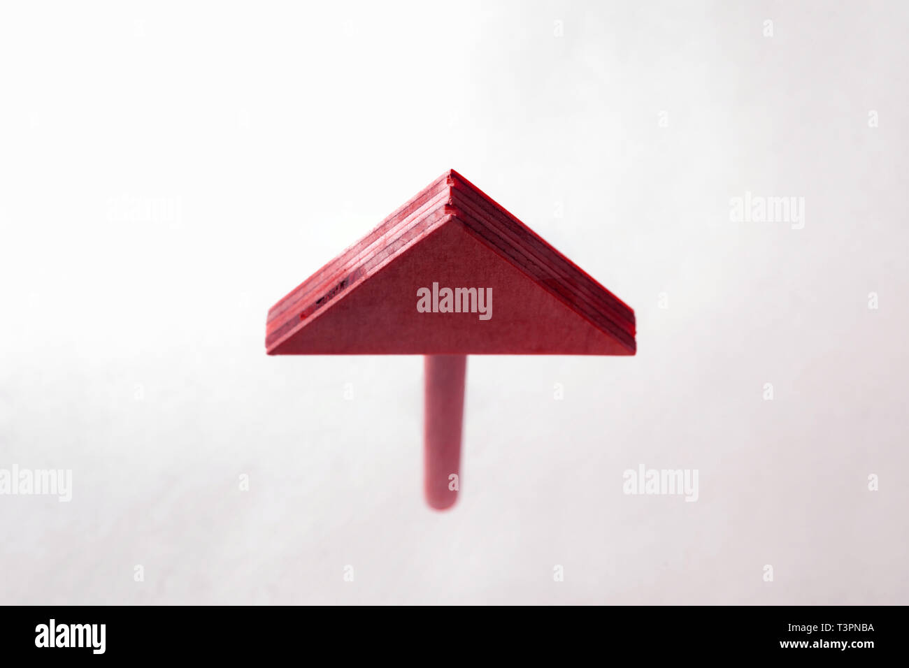 Holz- Pfeil nach oben. Stockfoto