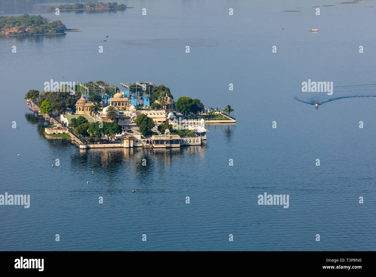 Jag Mandir ist ein Palast, der auf einer Insel im Lake Pichola. Es ist auch - See Garden Palace genannt -. Der Palast ist in Udaipur Stadt im 19. Stockfoto