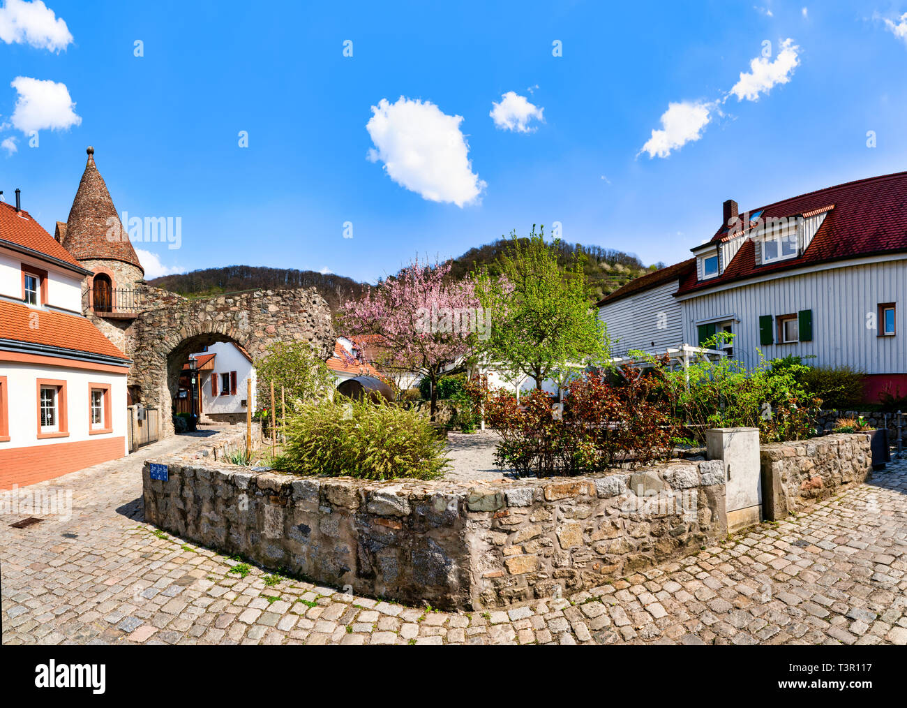 Zwingenberg liegt im Kreis Bergstraße im Süden von Hessen, Deutschland und ist die älteste Stadt an der Hessischen Bergstraße. Stockfoto