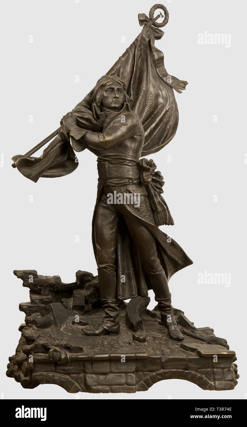 DIRECTOIRE - CONSULAT - EMPIRE 1795-1814, Le Général Bonaparte lors de la bataille d'Arcole, imposante Statue en Bronze inspirée du célèbre tableau de Gros (conservé à Versailles), Le Général Bonaparte est Ici, saisissant représenté de Pied de sa Main Gauche le Drapeau du 2 ème Bataillon de la 51ème demi-Brigade et Mieter Sohn Sabre de la Main Gauche, il incite Les Soldats à le suivre afin de traverser le Pont. Sans coiffure, il porte Sohn uniforme d'officier Général, sa ceinture - écharpe sur laquelle se vient placer Sohn große ceinturon, Ses bottes à-retro, Artist's Urheberrecht nicht geklärt zu werden. Stockfoto
