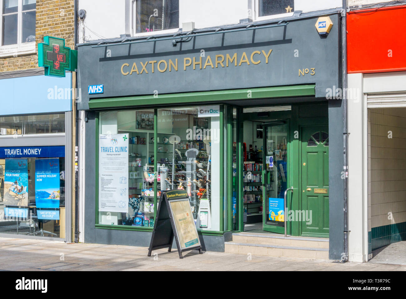 Ein Zweig der Caxton Apotheke in Bromley, South London. Stockfoto