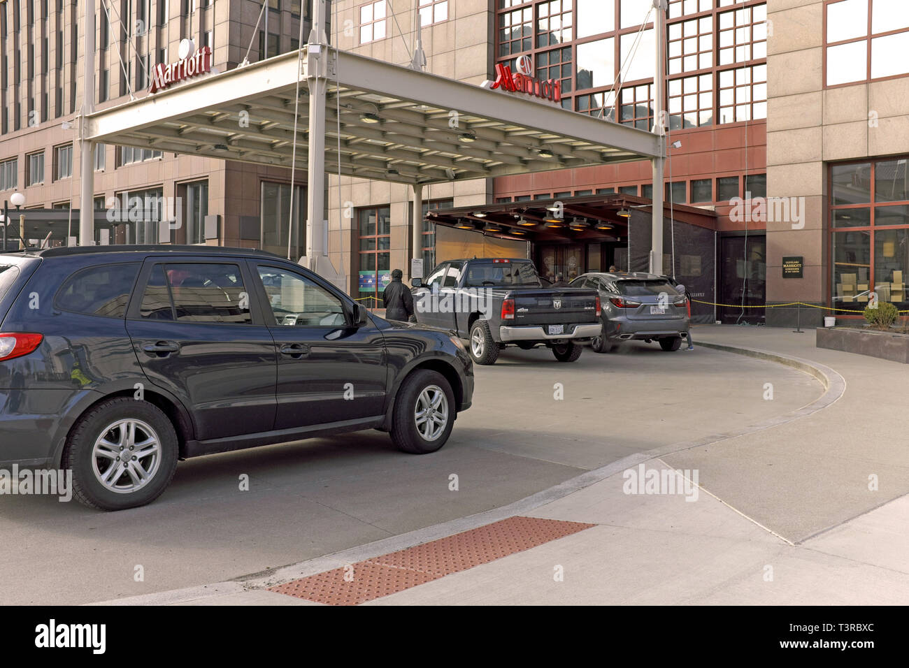 Der Haupteingang zum Cleveland Marriott Downtown am West Mall Drive in Cleveland, Ohio, USA. Stockfoto