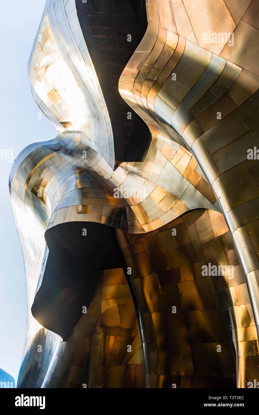 Kupferfarbene geschwungene Fassade des Museums der Popkultur, MoPOP, Detail, moderne Architektur, Architekten Frank Gehry, Washington, USA Stockfoto