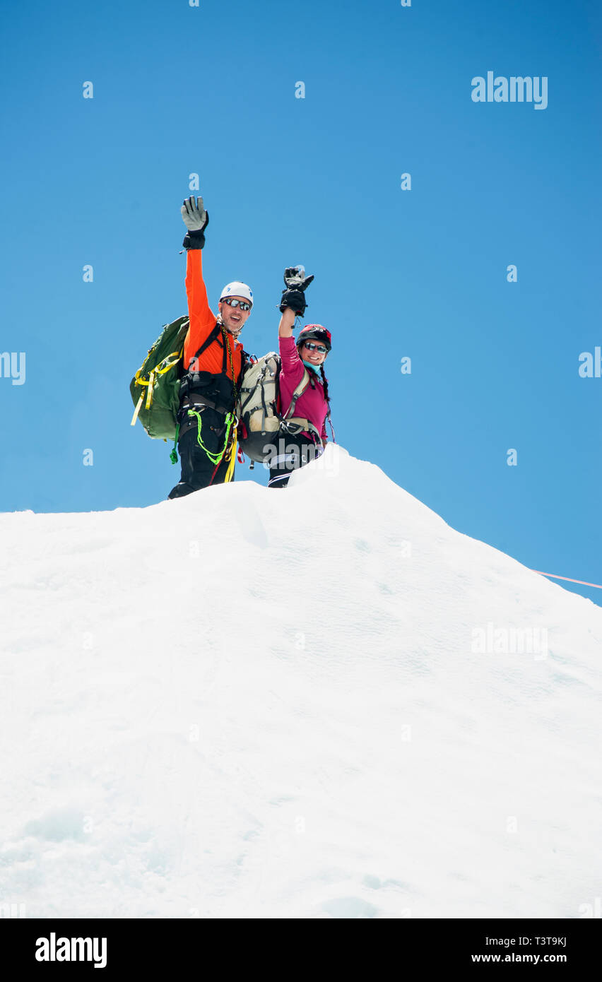 Paar winken auf verschneiten Berg, Everest, Khumbu, Nepal Stockfoto