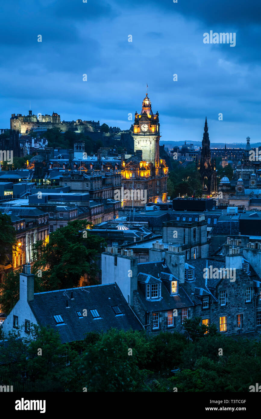 Balmoral Hotel Clock Tower und die Skyline, Edinburgh, Schottland, Vereinigtes Königreich Stockfoto