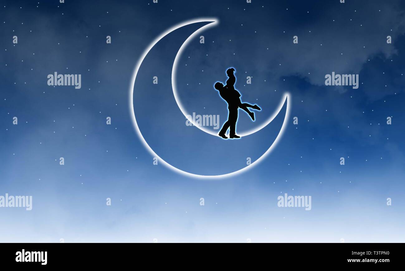 Klassische Märchen Romantik. Paar in Liebe auf Mond und bewölkten Nachthimmel Verlaufshintergrund. Abbildung: Paar umarmen auf Mond in romantische Nacht. Stockfoto