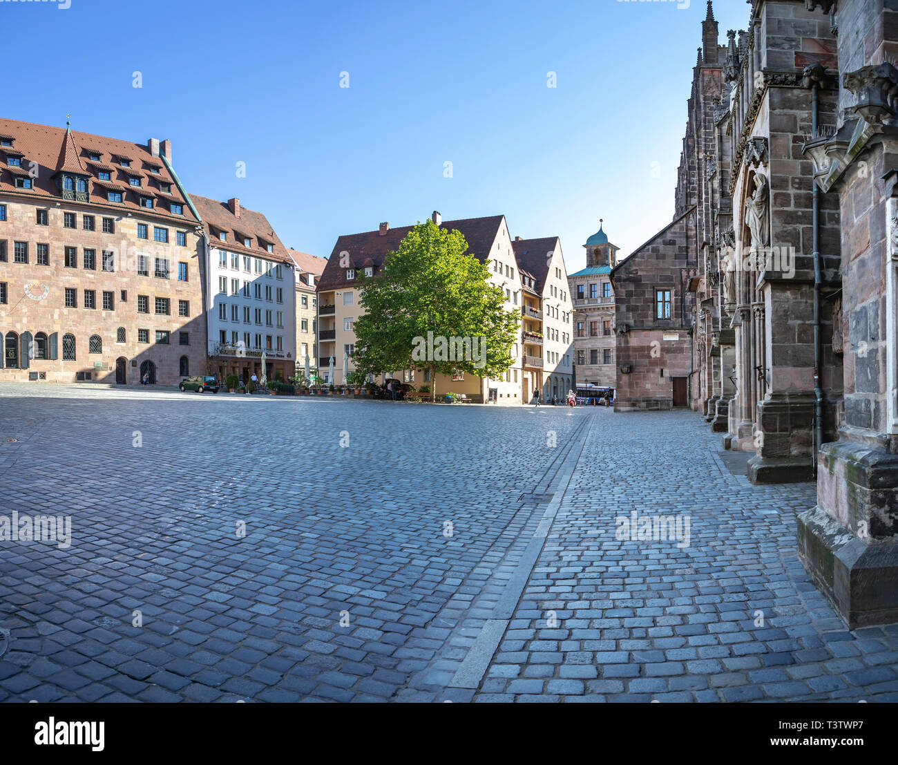 Nürnberg, Bayern, Deutschland - ca. September 2018: Plaza San Sebaldo und Sebalduskirche Nürnberg Stadt, Deutschland Stockfoto