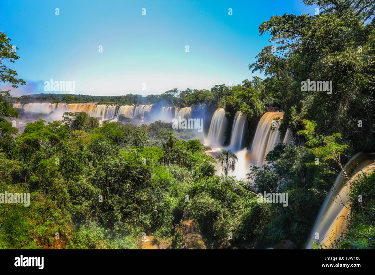 Die Iguazu Wasserfälle auf der argentinischen Seite. Stockfoto