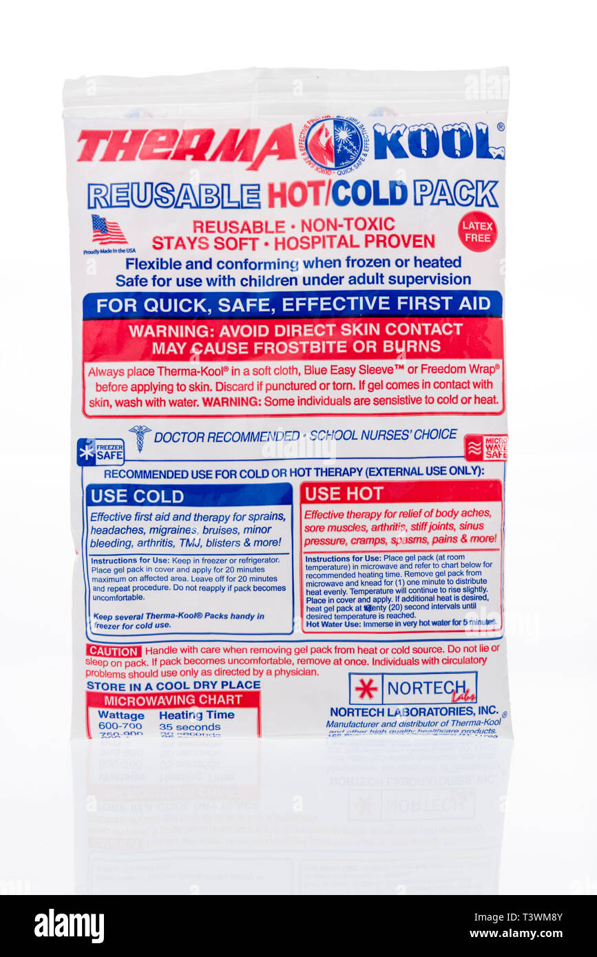 Winneconne, WI - 3. April 2019: ein Paket von Therma Kool wiederverwendbare Hot cold Pack auf einem isolierten Hintergrund Stockfoto