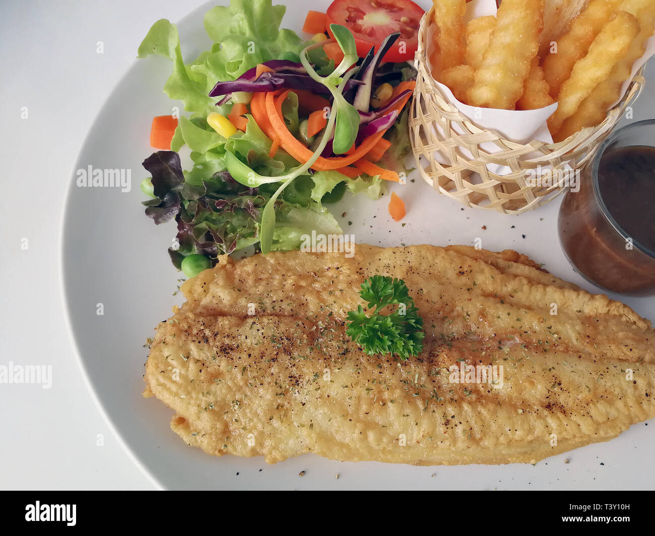 Frittierte Dolly Fisch, Steak mit Pommes frites eingestellt Stockfoto