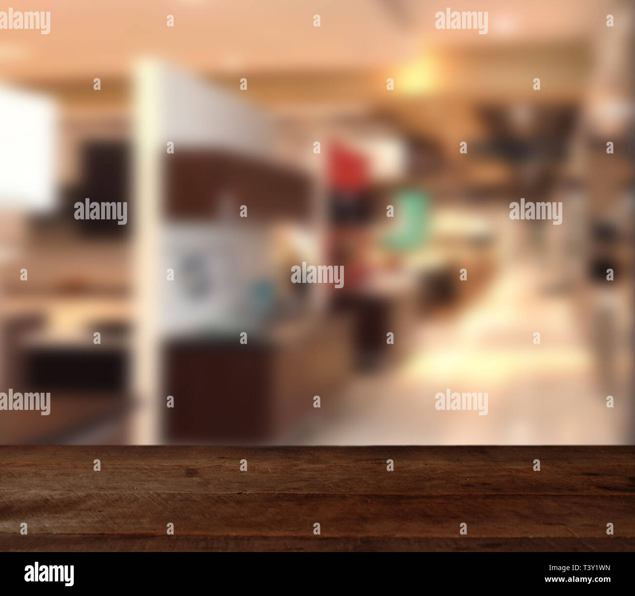 Holz Tisch auf Blur modernes Wohnzimmer innen Hintergrund - können für die Anzeige verwendet oder Montage ihrer Produkte Stockfoto