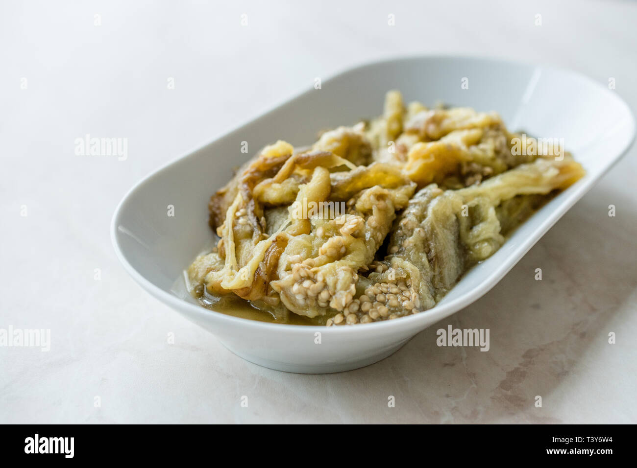 Selbstgemachte Auberginen Paste Baba Ganoush/Aubergine Dip. Ökologische Lebensmittel. Stockfoto