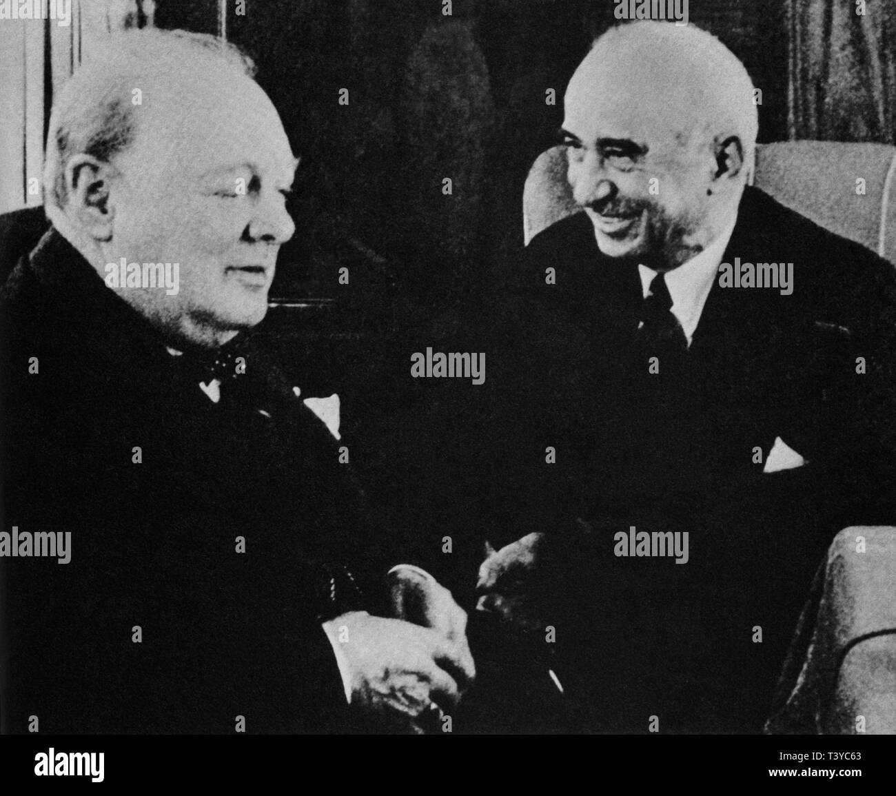 Winston Churchill mit dem türkischen Präsidenten Ismet Inonu in Adana in der Südtürkei. Januar 1943 Stockfoto