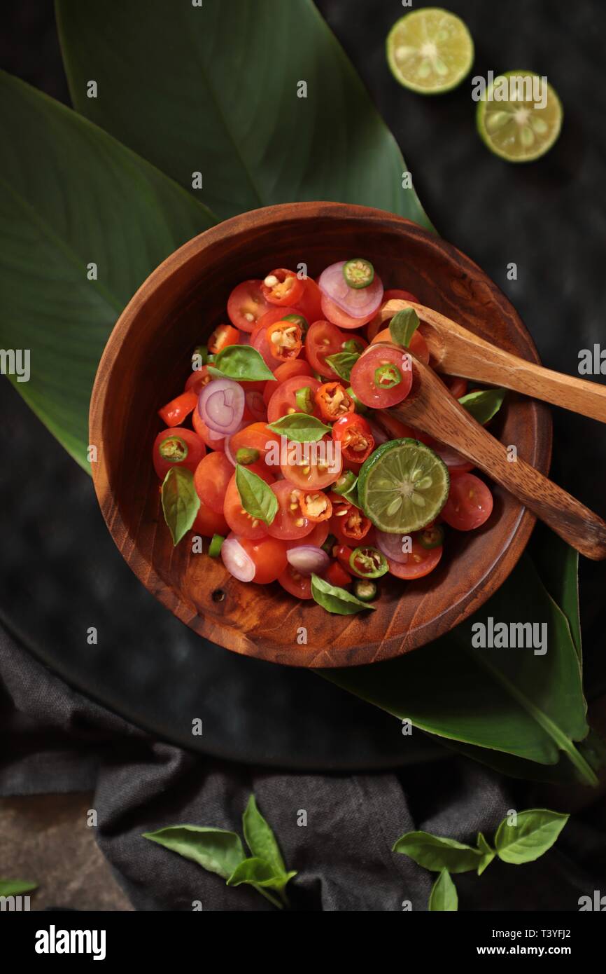 Sambal Dabu - DABU. Die traditionellen Minahasa frischen salsa von Tomaten und Paprika. Stockfoto