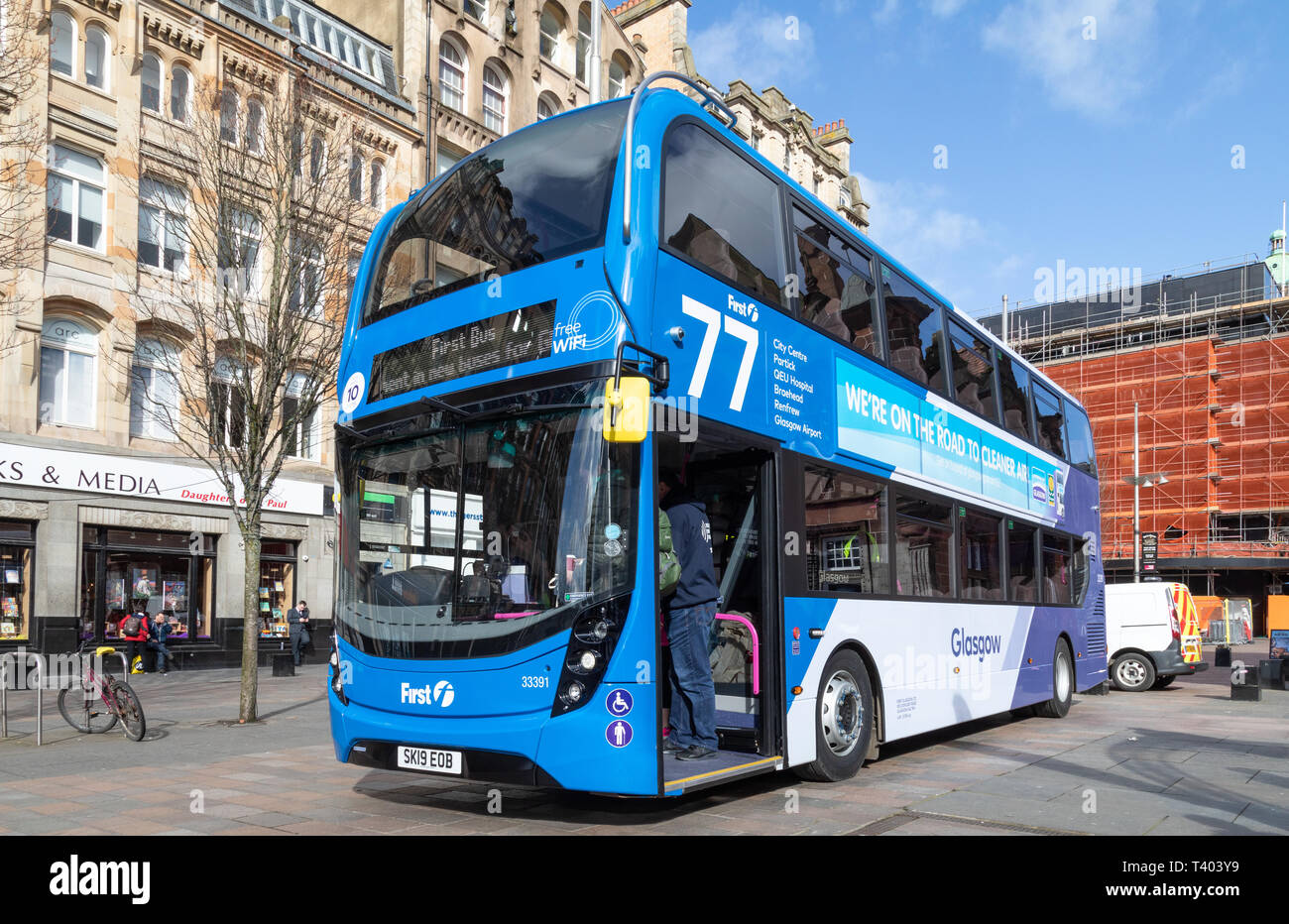 Erste Glasgow starten neue Enviro 400 MMC-Busse auf der Route 77 in Glasgow. Stockfoto