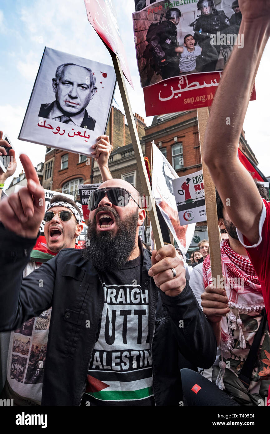 Kundgebung für Palästina außerhalb der Israelischen Botschaft: Vorhanden, widerstehen, zurück. Ein globaler Aufruf zur Solidarität auf der 1. Jahrestag des Beginns der große Rückkehr März. Stockfoto