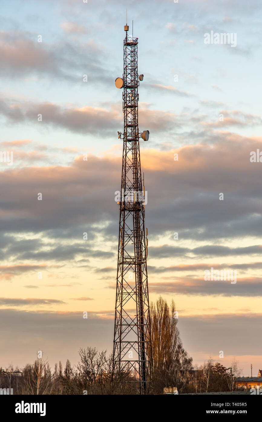 Getriebe Turm in einer Stadt, die für schnelle Internet Stockfoto