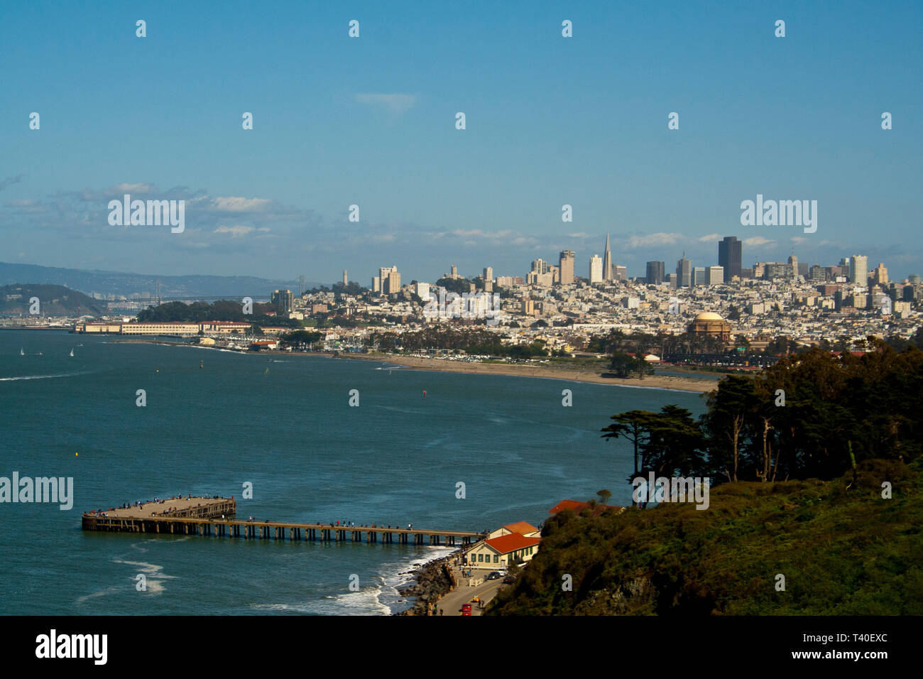 Schönen sonnigen Tag auf der Bay Area mit Segelbooten im Pazifischen Ozean Stockfoto