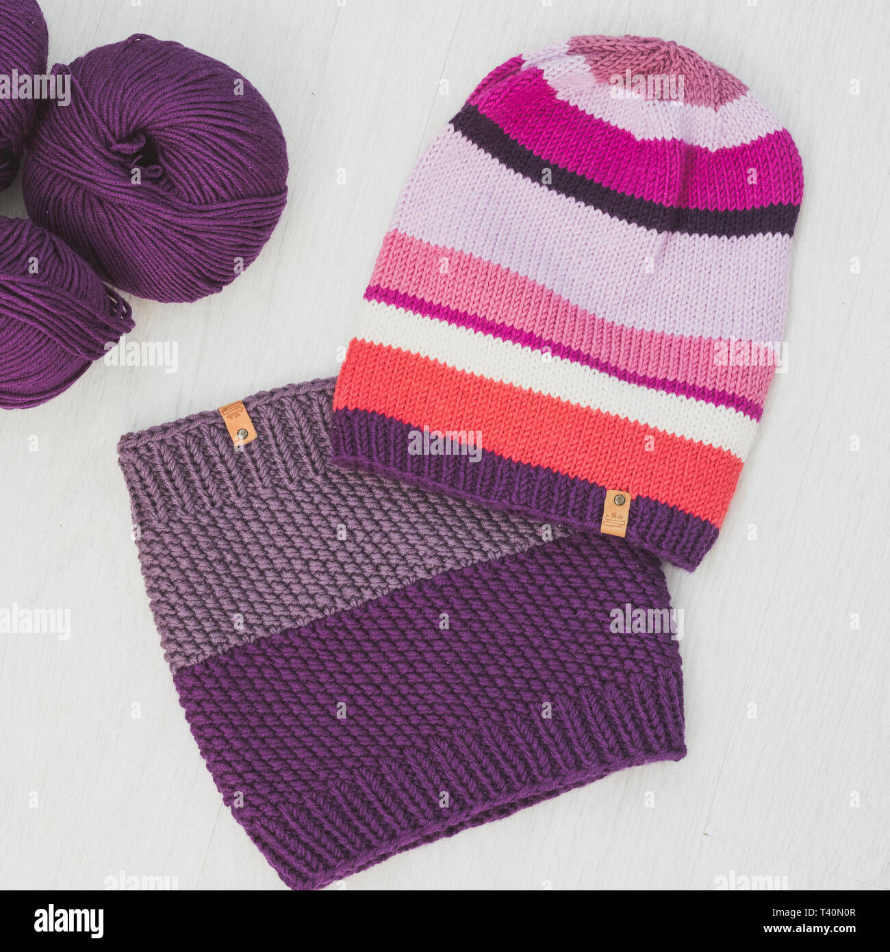 Nette gemütliche gestrickte Kinder Winter Stockfoto