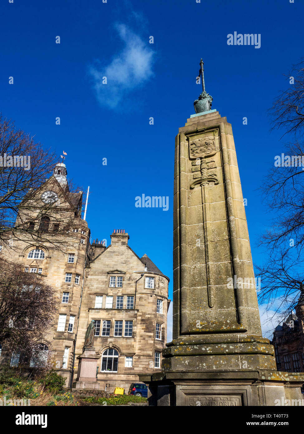 Stirling War Memorial und städtischen Gebäuden auf Corn Exchange Straße Stadt Stirling Schottland Stockfoto