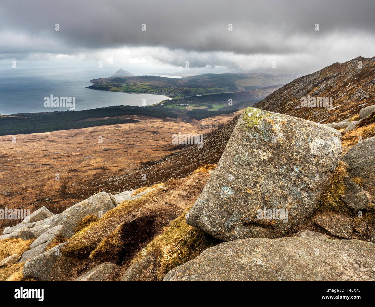 Blick über die Bucht von Brodick Ziege fiel in der Nähe von Brodick auf der Isle of Arran North Ayrshire, Schottland Stockfoto