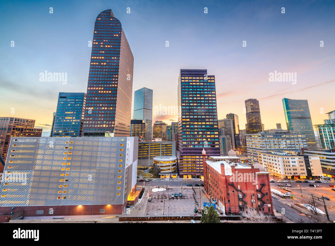 Denver, Colorado, USA, Downtown Stadtbild in der Dämmerung. Stockfoto