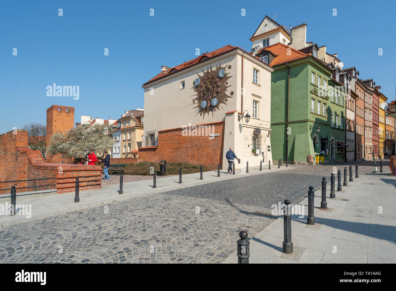 Warschau, Polen. April, 2019. Ein Blick auf die Uhr des Sigismund in der Altstadt Stockfoto