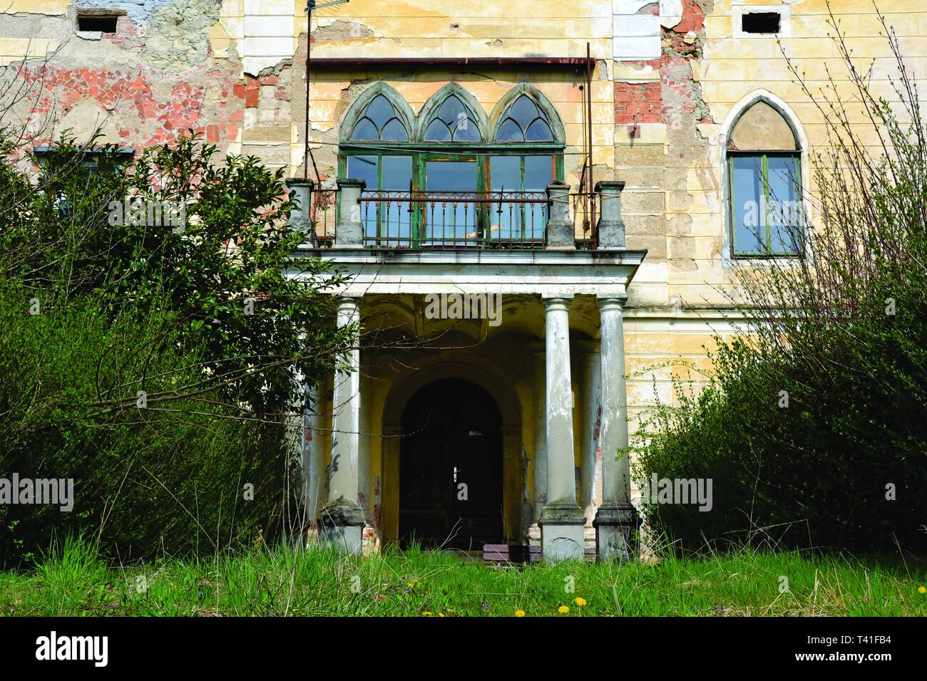 Der Eingang der Villa mit Windows Stockfoto