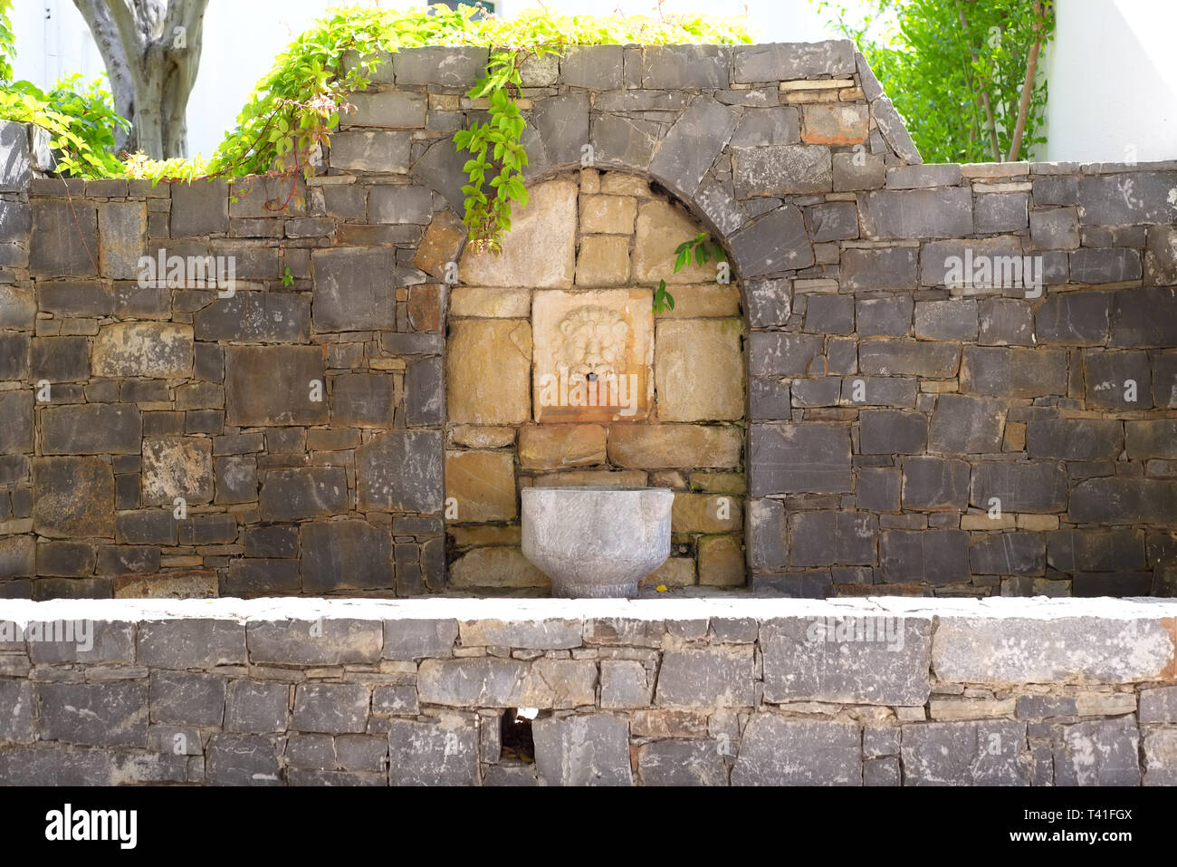 Vintage Skulptur eines Löwen Kopf Brunnen Stockfoto