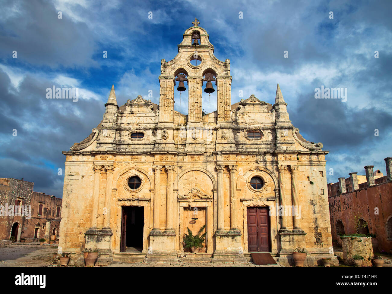 Die wichtigste Kirche von Kloster Arkadi, Symbol für den Kampf der Kreter gegen das Osmanische Reich, Rethymno, Kreta, Griechenland. Stockfoto