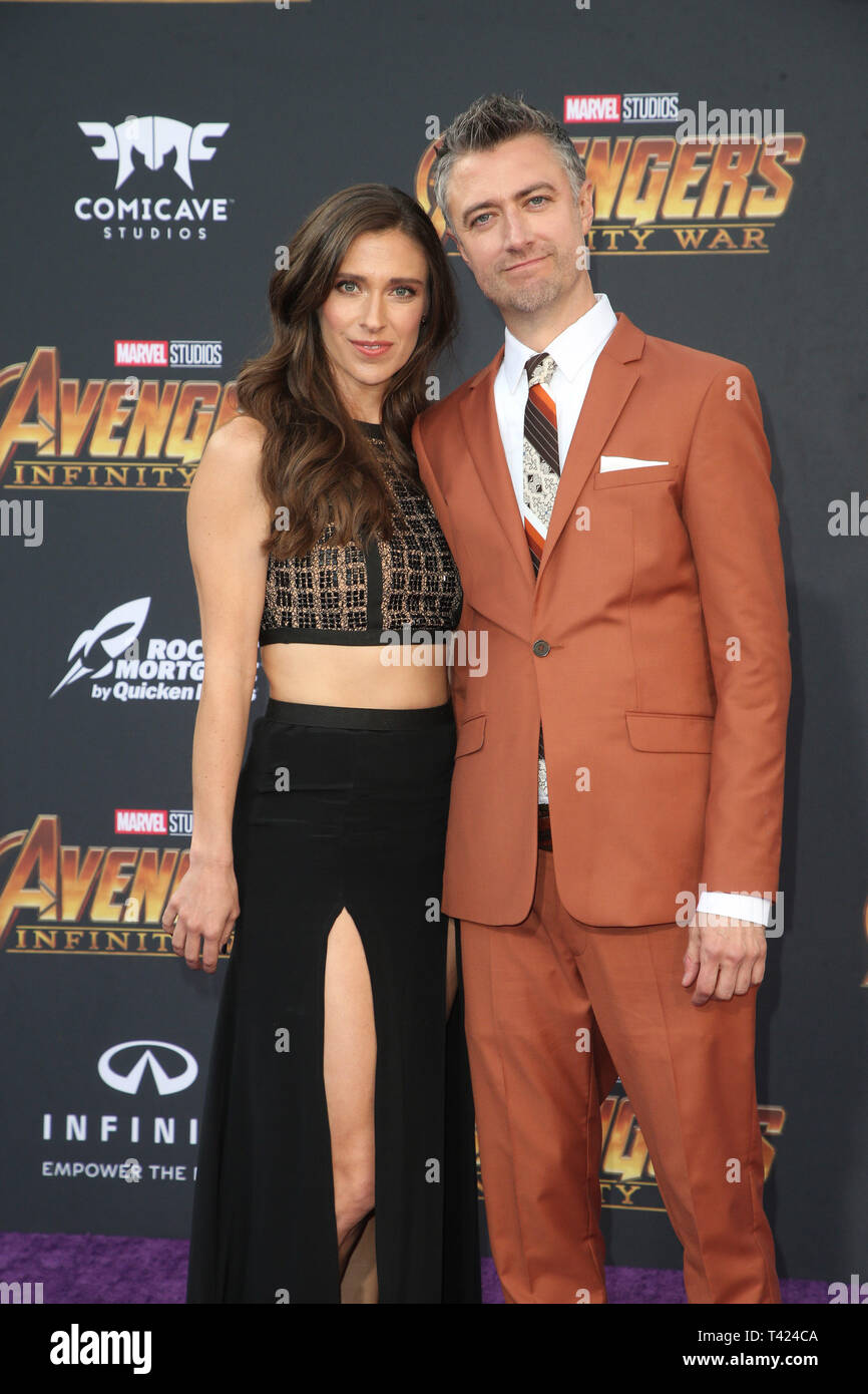 Hollywood, CA, USA. Natasha Halevi und Sean Gunn bei der Premiere von