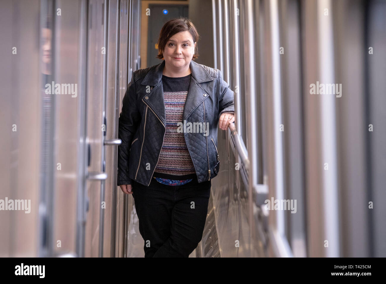 Susan Calman auf dem Caledonian Sleeper Stockfoto