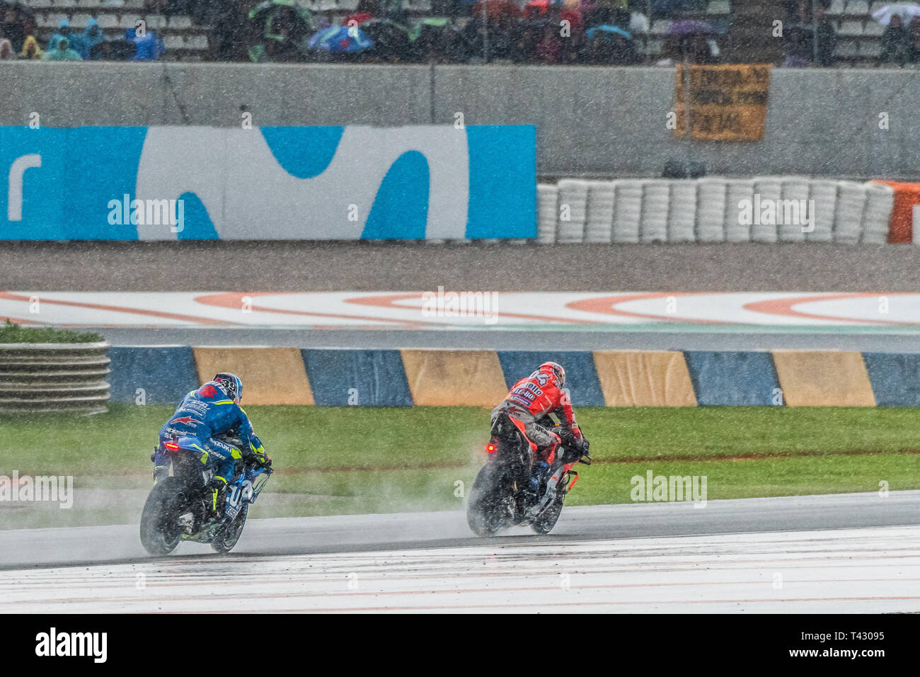 Valencia/Spanien - 11/18/2018 - #04 Andrea Dovizioso (ITA, Ducati) führenden #42 Alex Rins (SPA, Suzuki) während der Valencia GP auf Ricardo Tormo Stockfoto