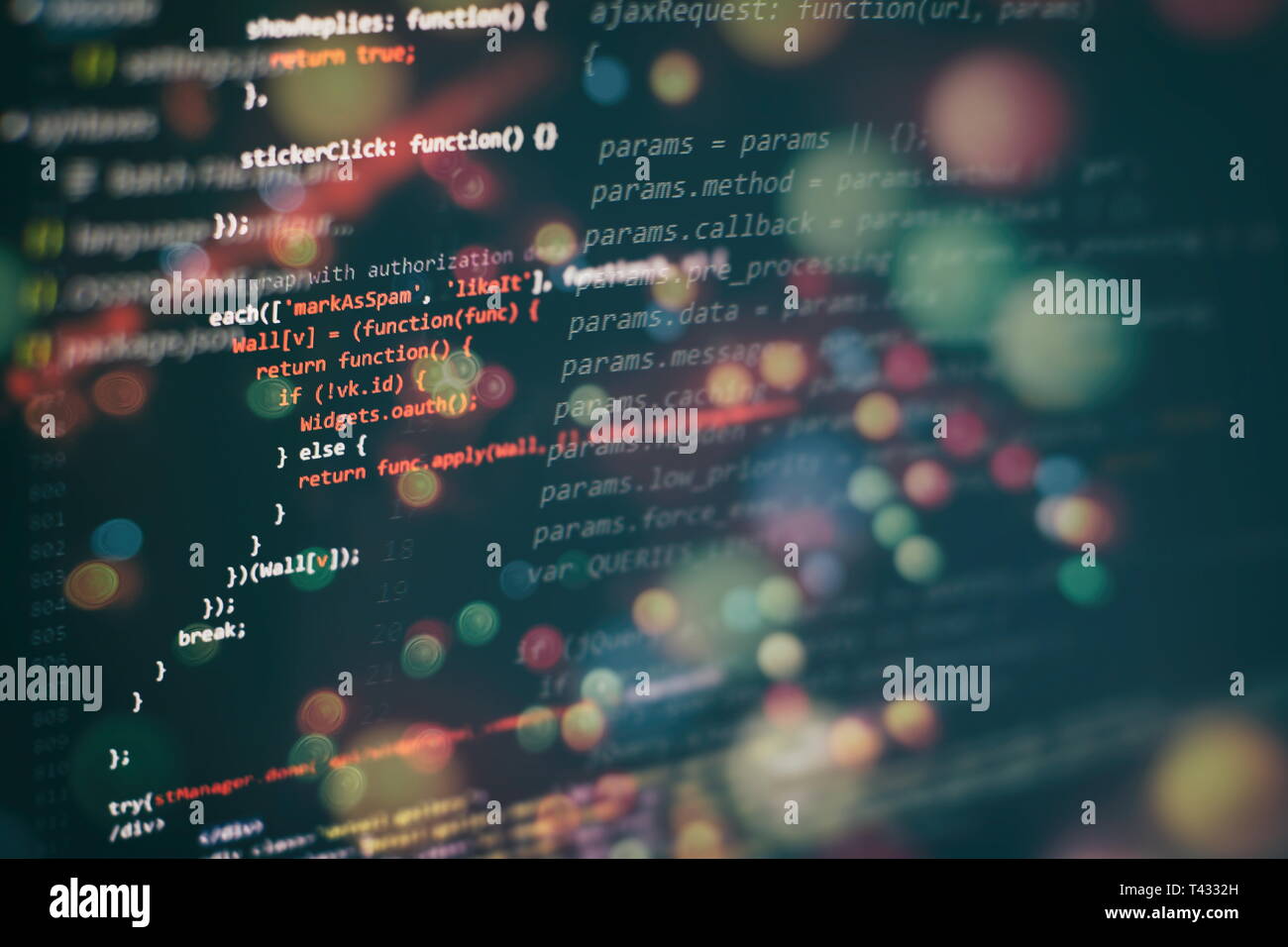 Laufenden Computer Daten/WWW-Programmierung. Codierung script Text auf dem Bildschirm. Notebook closeup Foto. Stockfoto