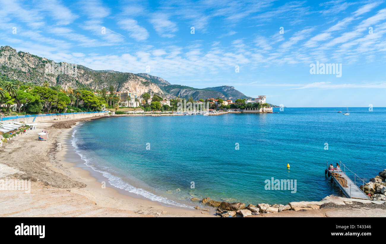 Landschaft mit tollen Strand Baie des Fourmis, Beaulieu sur Mer, Cote d'Azur, Frankreich Stockfoto