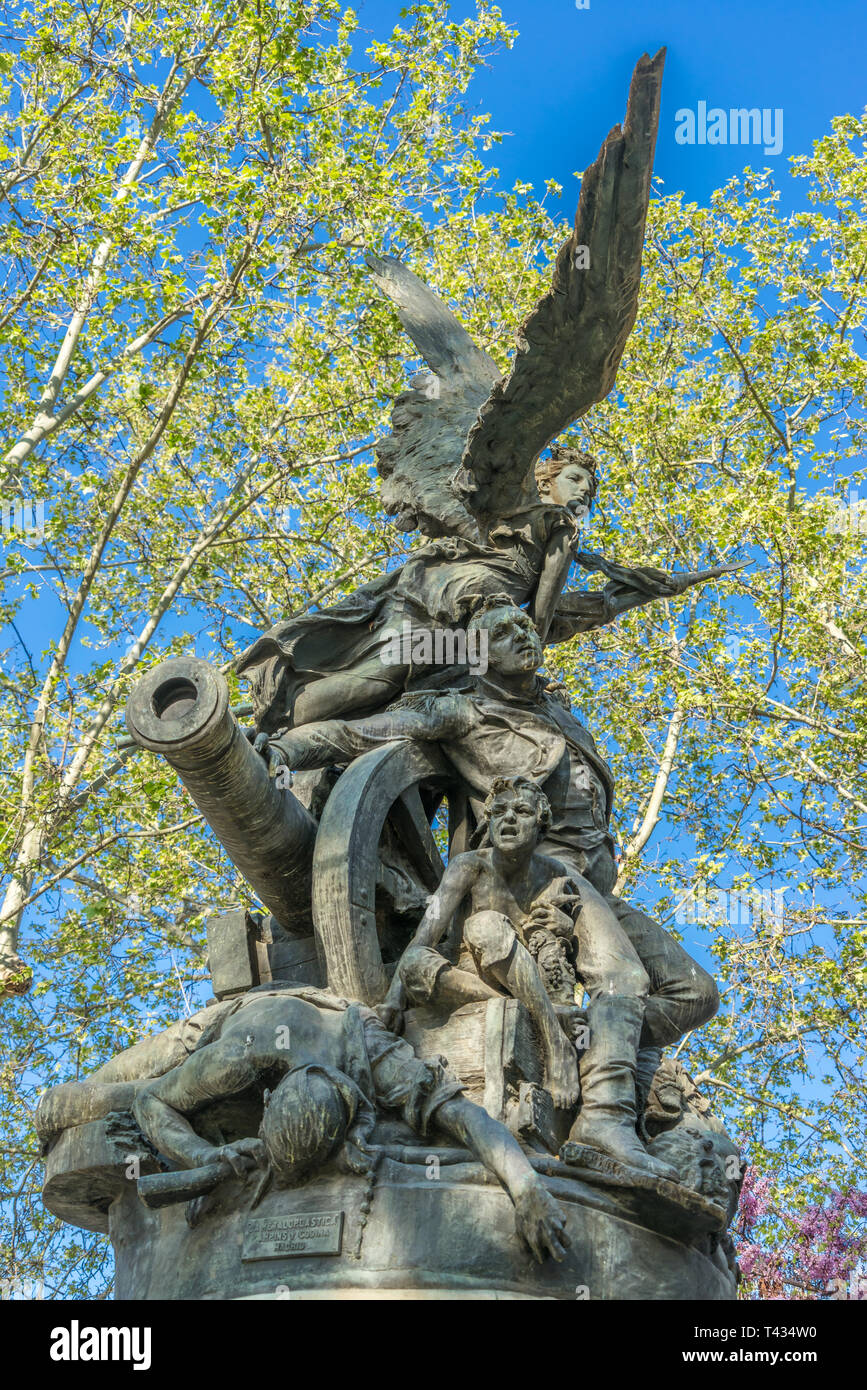 Denkmal für die Helden der Zweiten Mai (Heroes del Dos de Mayo) Bronze Skulptur von aniceto Marinas. Bei allgemeinen Fanjul Garde entfernt Stockfoto